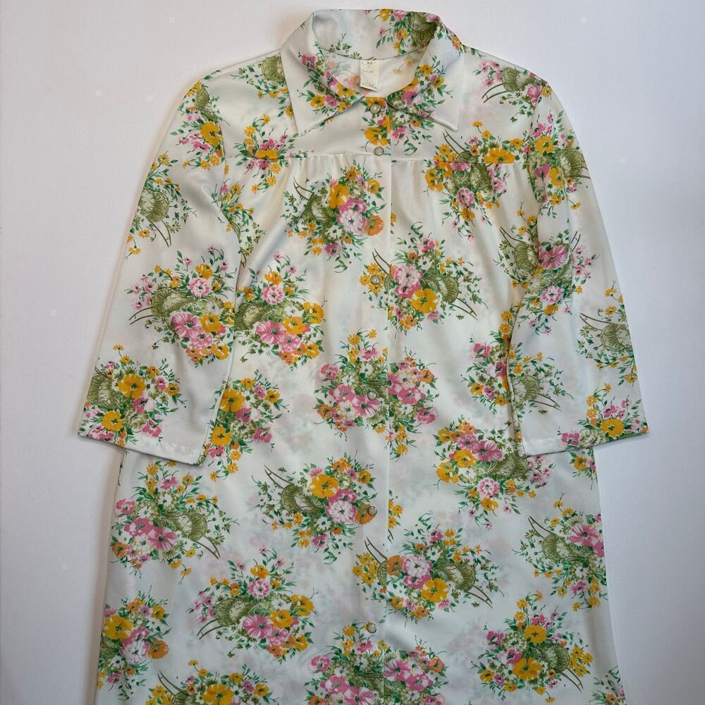 Vintage 1970’s Full Snap Double Knit Robe / Mumu